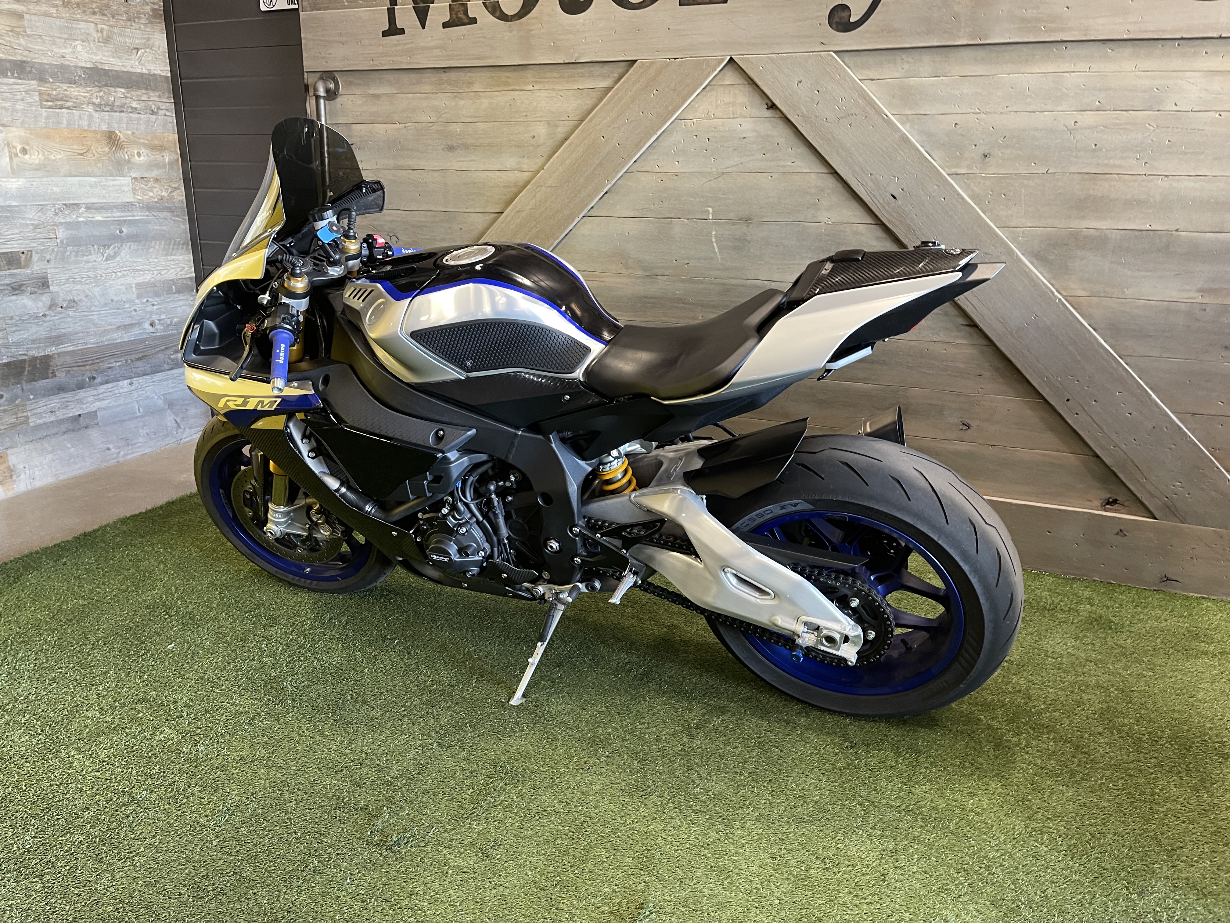 2019 YZF-R1M YZF-R1M U000833 - Click for larger photo