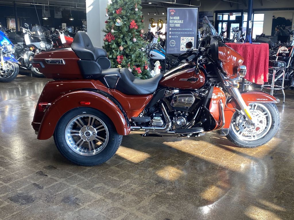 2024 FLHTCUTG - Tri Glide Ultra  B850993WF - Click for larger photo