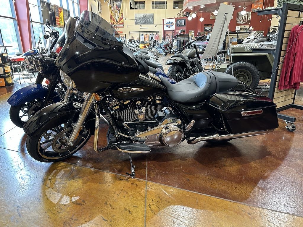 2023 FLHX - Street Glide  H7221 - Click for larger photo