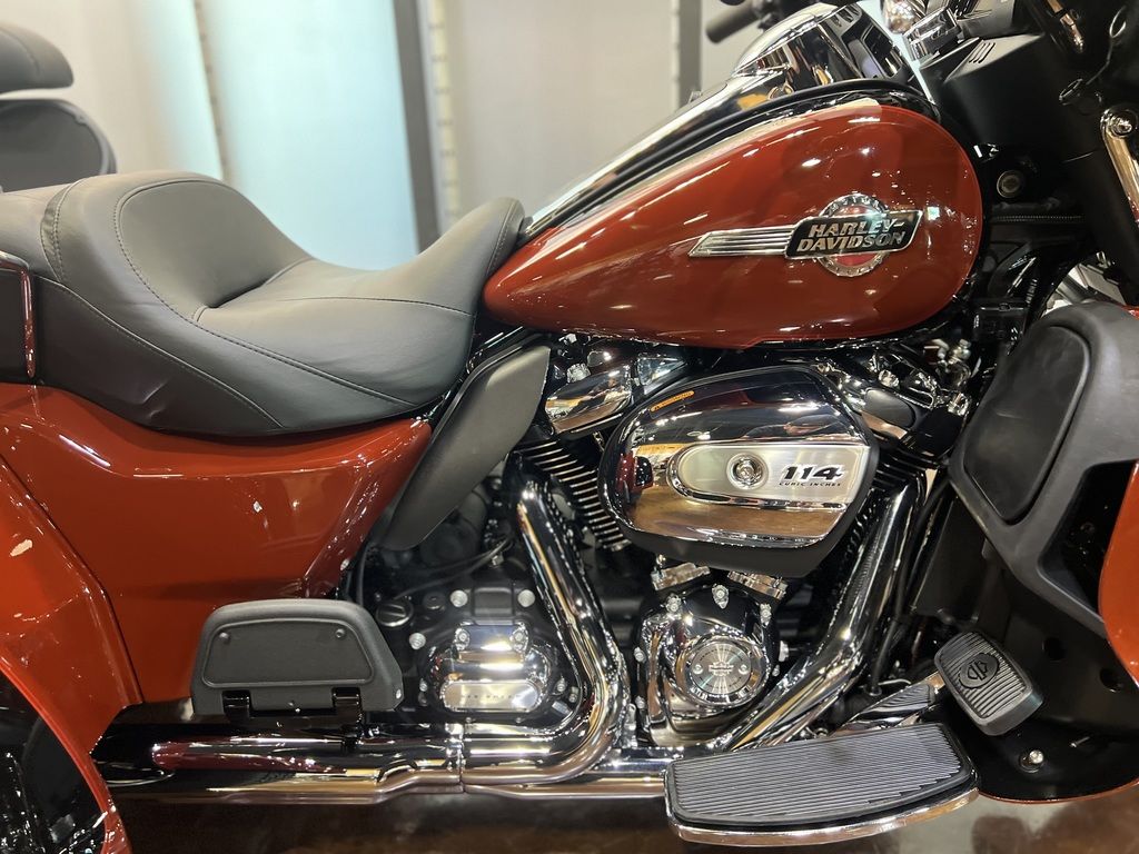 2024 FLHTCUTG - Tri Glide Ultra  856136 - Click for larger photo