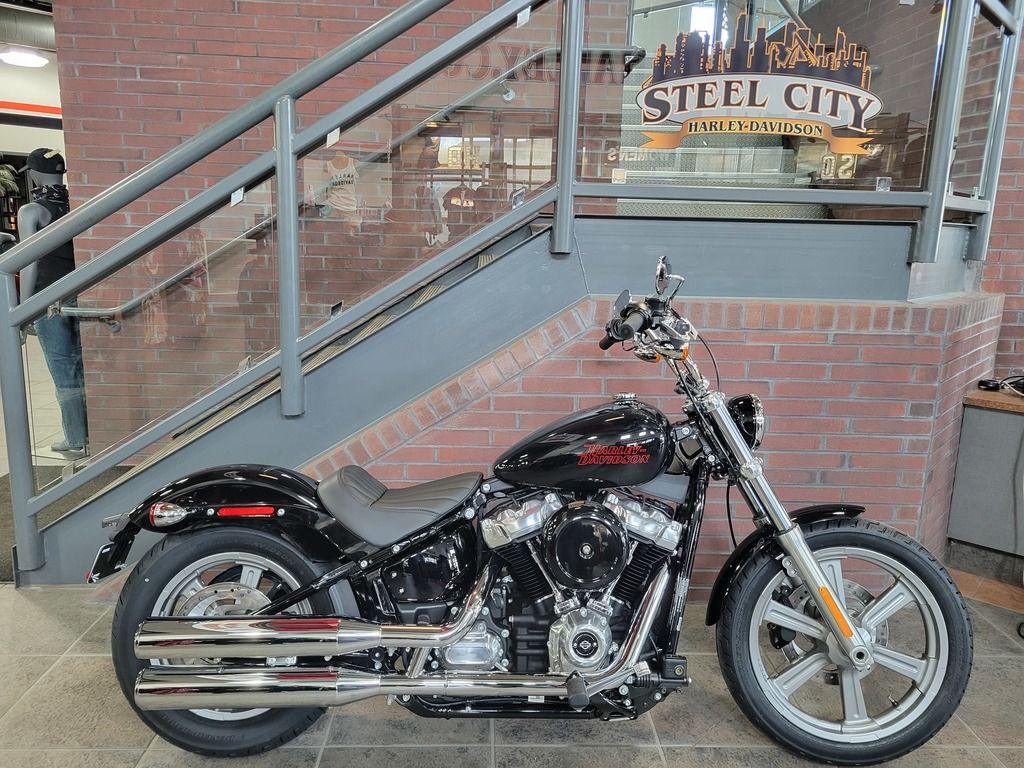 2024 FXST - Softail Standard  019742 - Click for larger photo