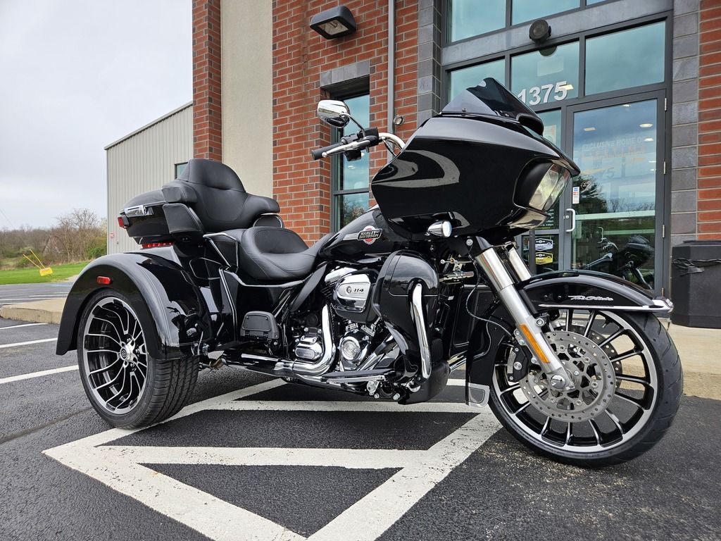 2024 FLHTCUTG - Road Glide Tri-Glide  856051 - Click for larger photo