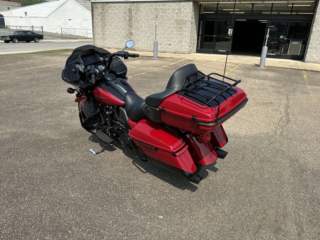 2020 FLTRK - Road Glide Limited  Uhd5913 - Click for larger photo