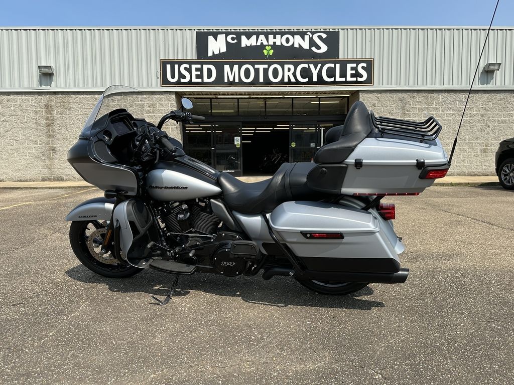2020 FLTRK - Road Glide Limited  Uhd622910 - Click for larger photo