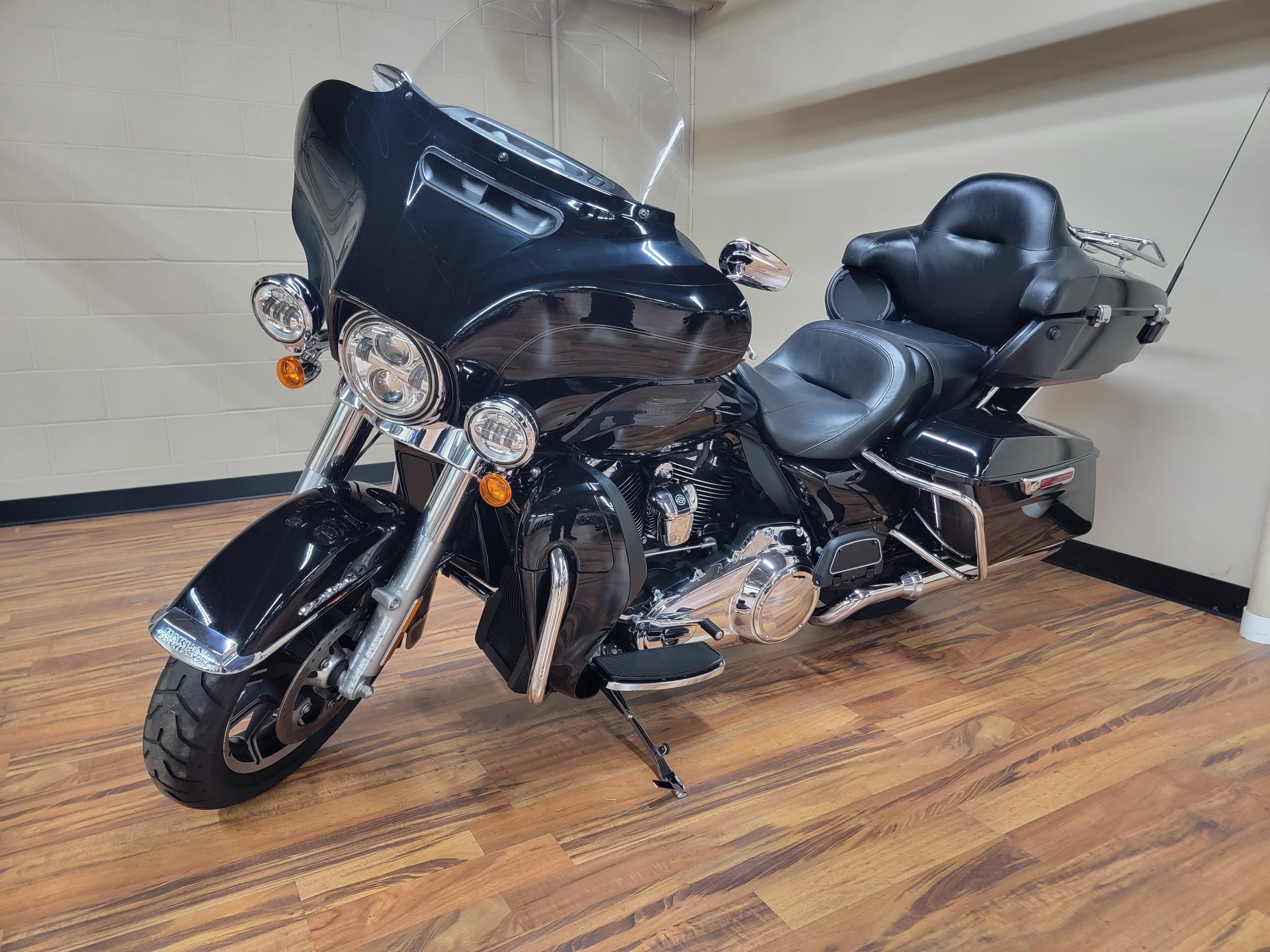 2018 Electra Glide&#174; Ultra Classic&#174; Electra Glide&#174; Ultra Classic&#174; HD637103 - Click for larger photo