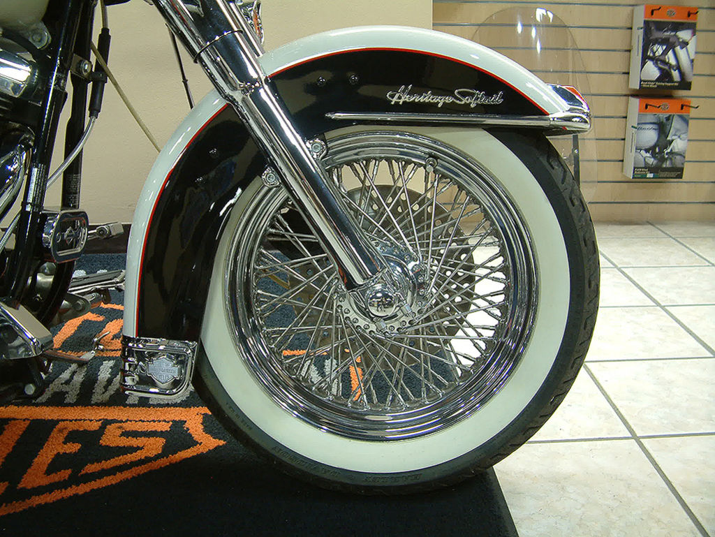 1993 FLSTN - Softail Deluxe  J255 - Click for larger photo