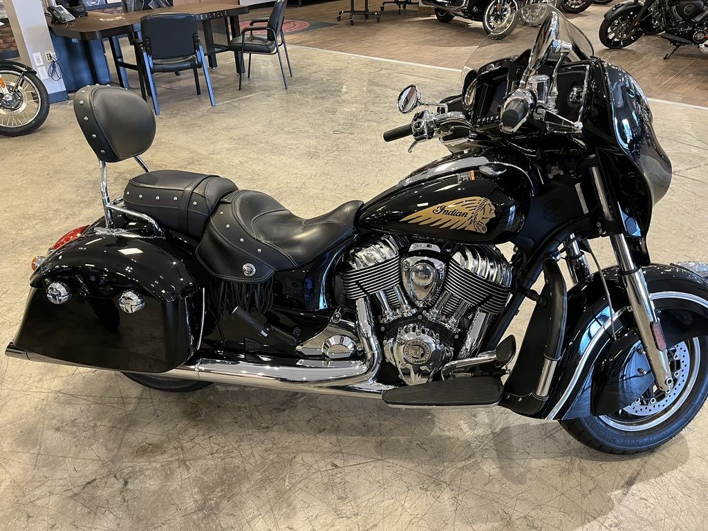2019 Chieftain Classic Thunder Black  T376472 - Click for larger photo