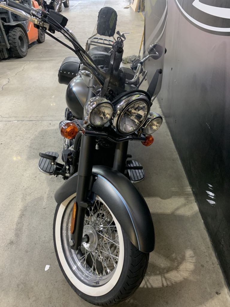 2019 Vulcan 900 Classic  UM096330 - Click for larger photo