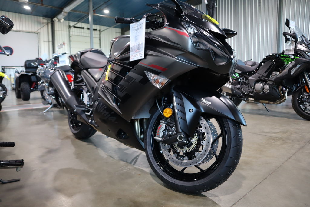 2023 Ninja ZX-14R  017889 - Click for larger photo