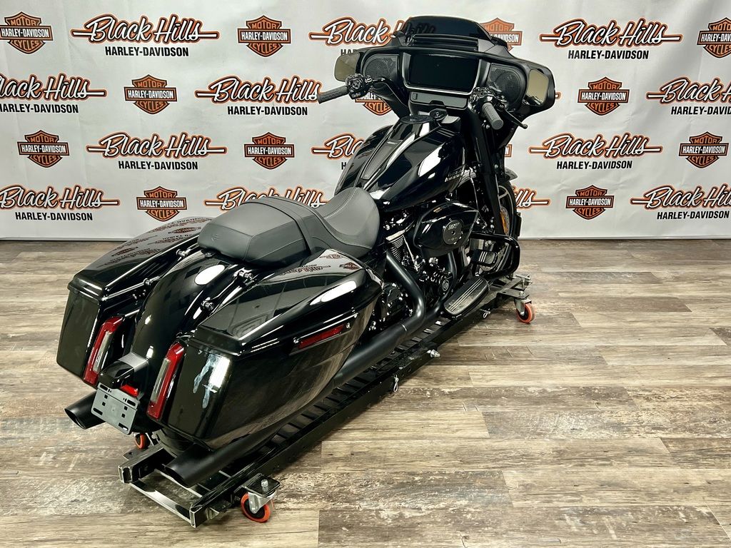 2024 FLHX - Street Glide  HR9122 - Click for larger photo