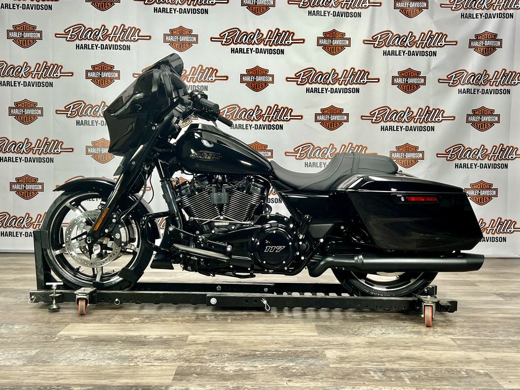 2024 FLHX - Street Glide  HR9122 - Click for larger photo