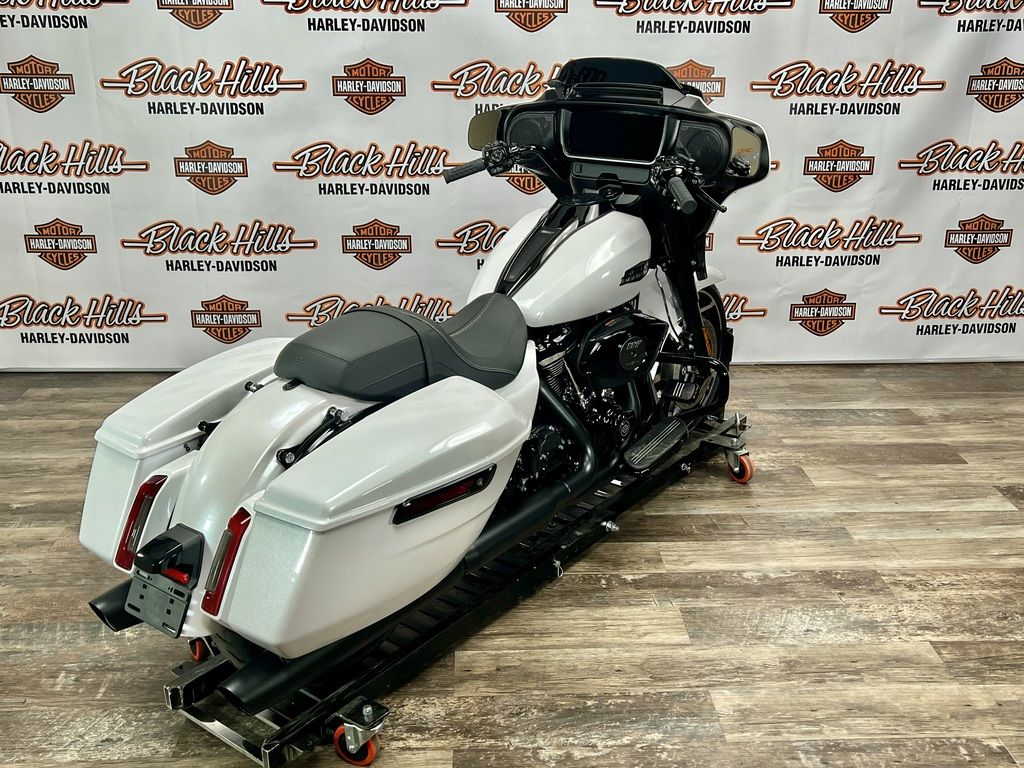 2024 FLHX - Street Glide  HR9090 - Click for larger photo