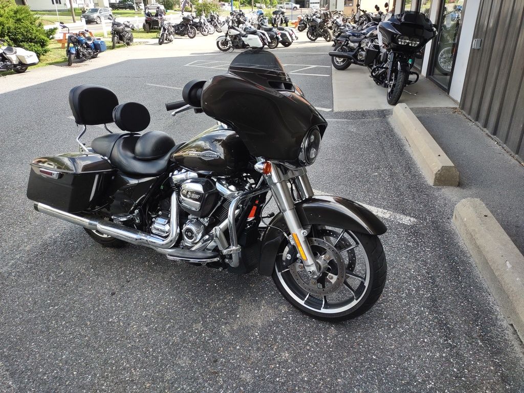 2021 FLHX - Street Glide  650692 - Click for larger photo