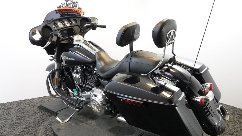 2019 FLHX - Street Glide  669427 - Click for larger photo