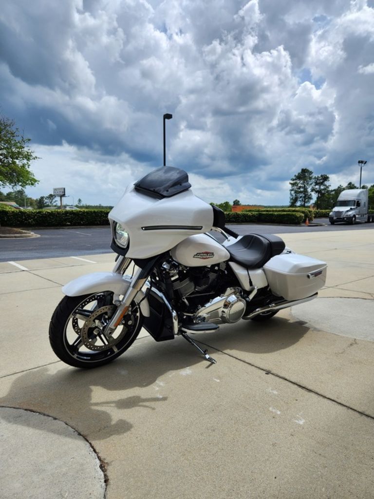 2024 FLHX - Street Glide  628953 - Click for larger photo