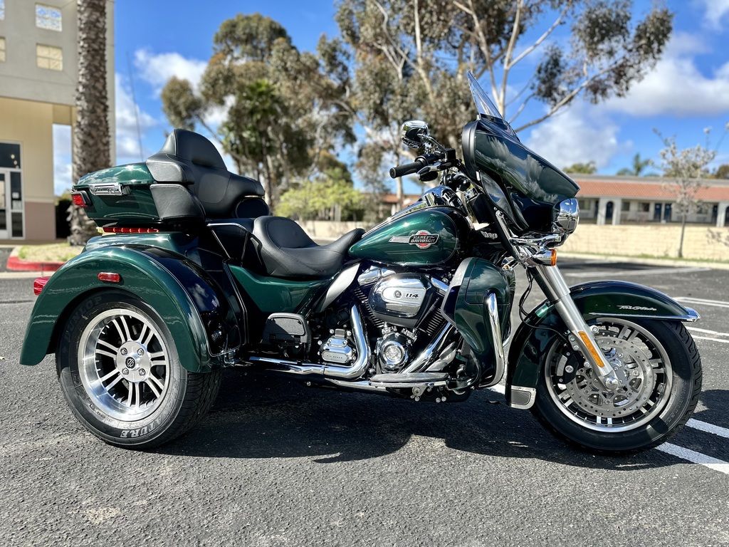 2024 FLHTCUTG - Tri Glide Ultra  15057482 - Click for larger photo