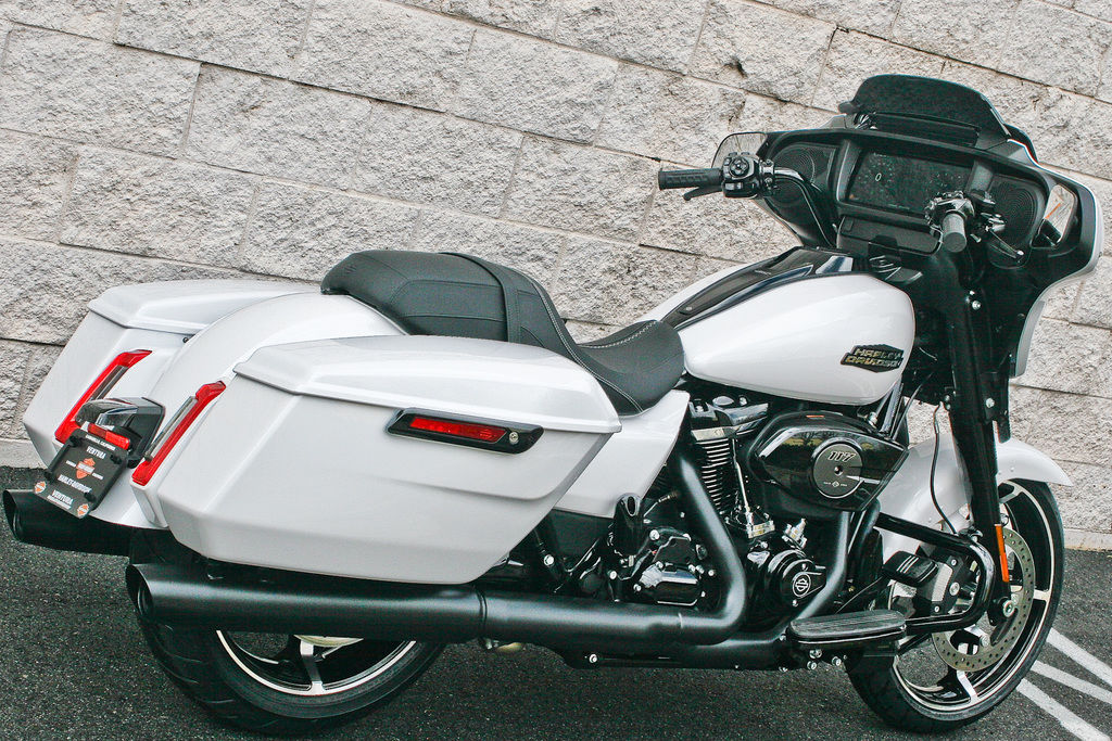 2024 FLHX - Street Glide  HD24055 - Click for larger photo