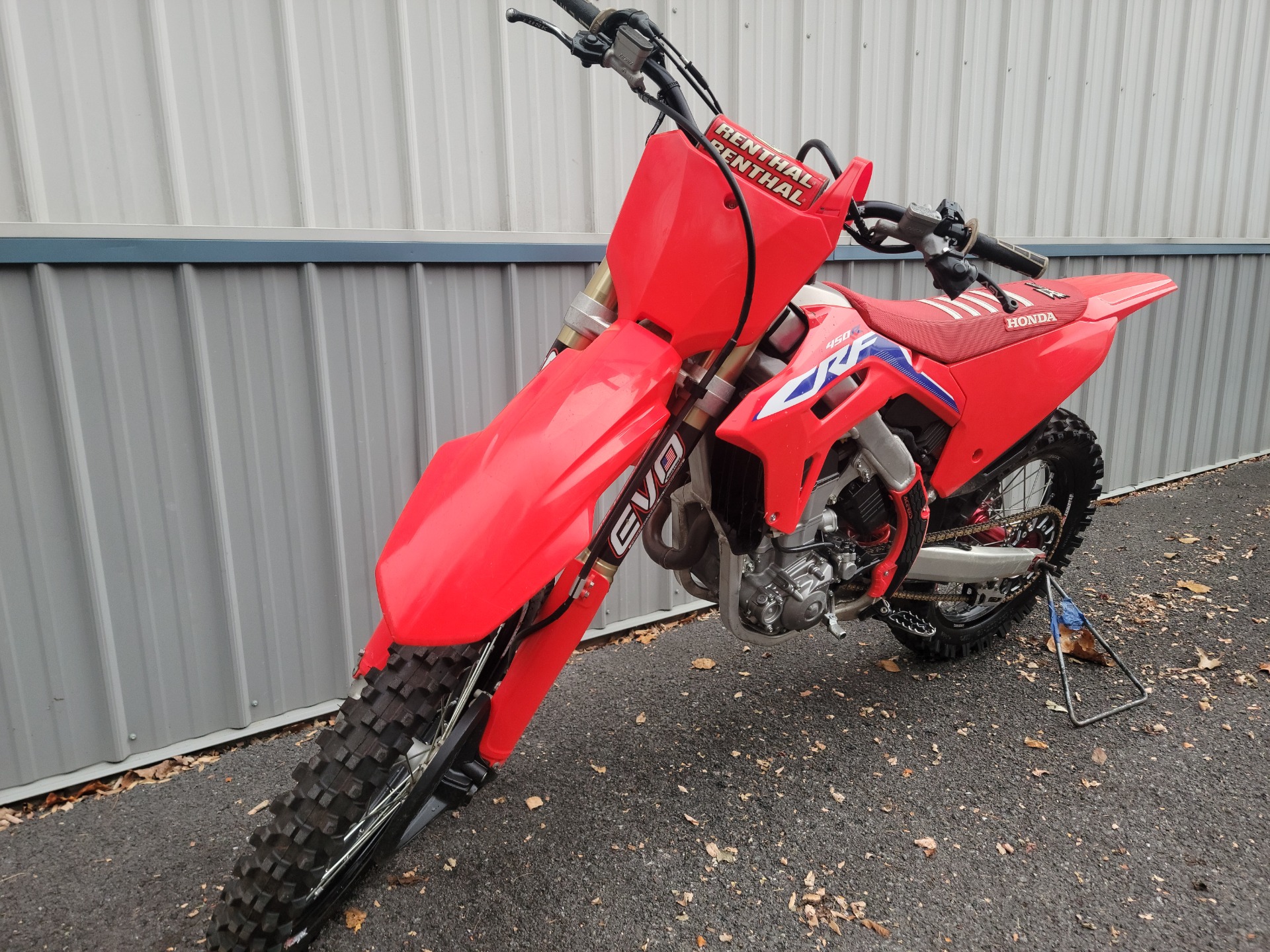 2022 CRF450R CRF450R UM0018 - Click for larger photo