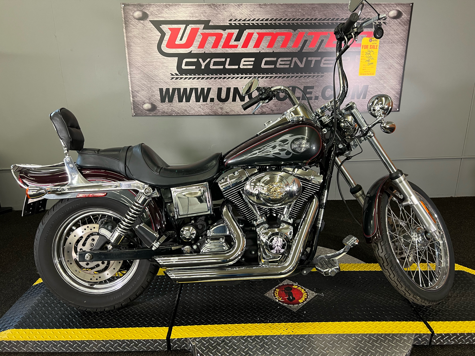 2005 FXDWG/FXDWGI Dyna Wide Glide&#174; FXDWG/FXDWGI Dyna Wide Glide&#174; 309710 - Click for larger photo