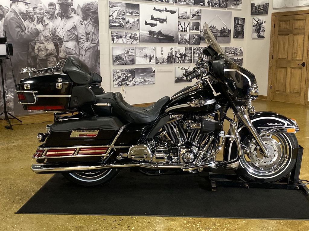 2003 FLHTCUI - Electra Glide Ultra Classic In  CON629860W - Click for larger photo