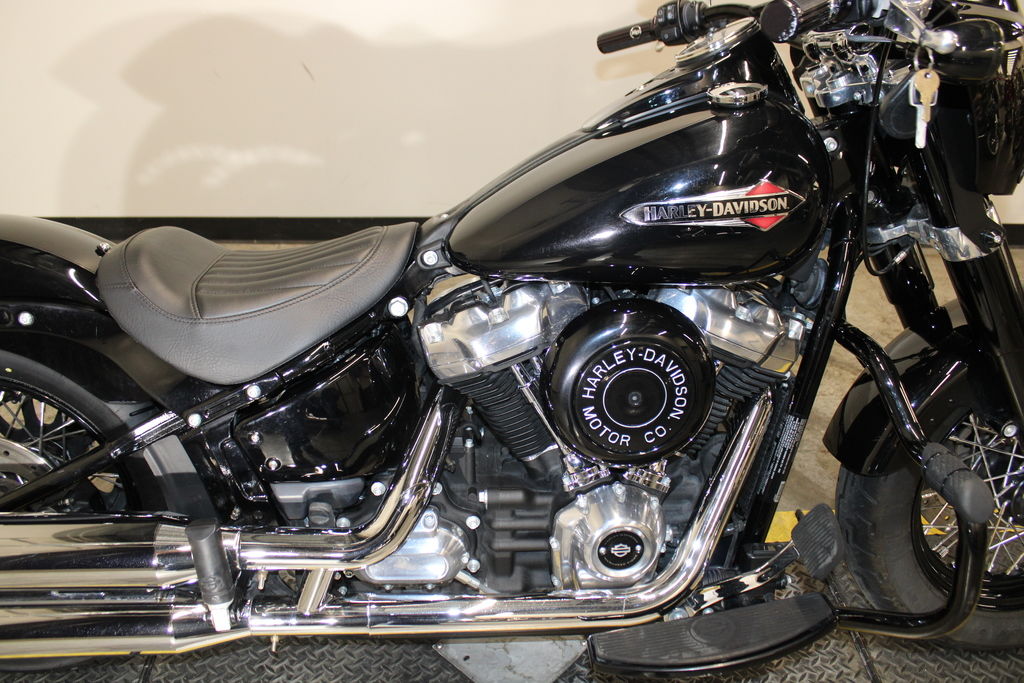 2021 FLSL - Softail Slim  MB014904 - Click for larger photo