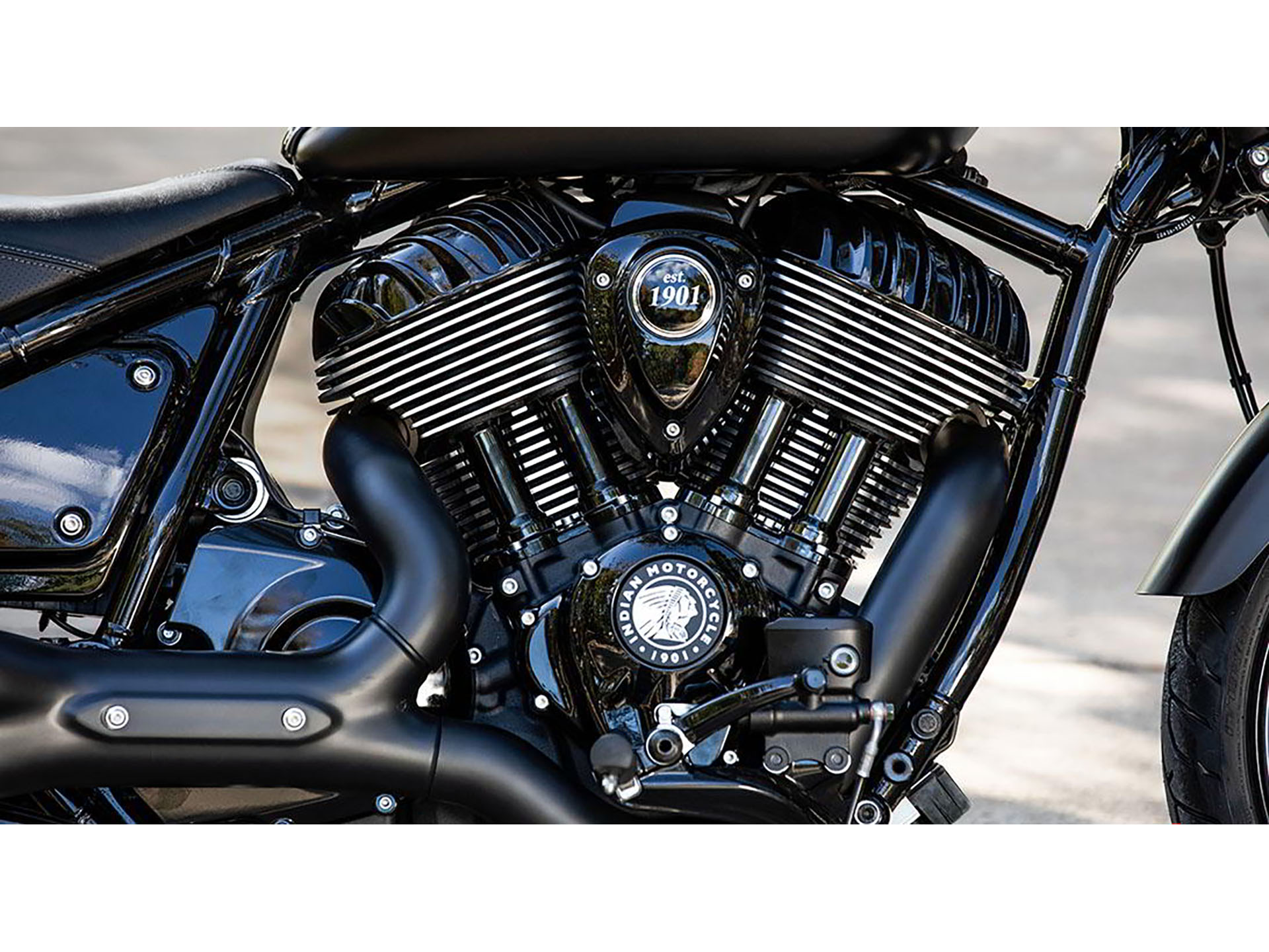 2024 Chief Bobber Dark Horse&#174; Chief Bobber Dark Horse&#174; IND015256 - Click for larger photo