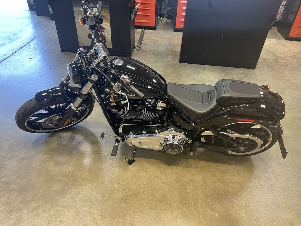 2020 FXBRS - Softail Breakout 114  T018741 - Click for larger photo
