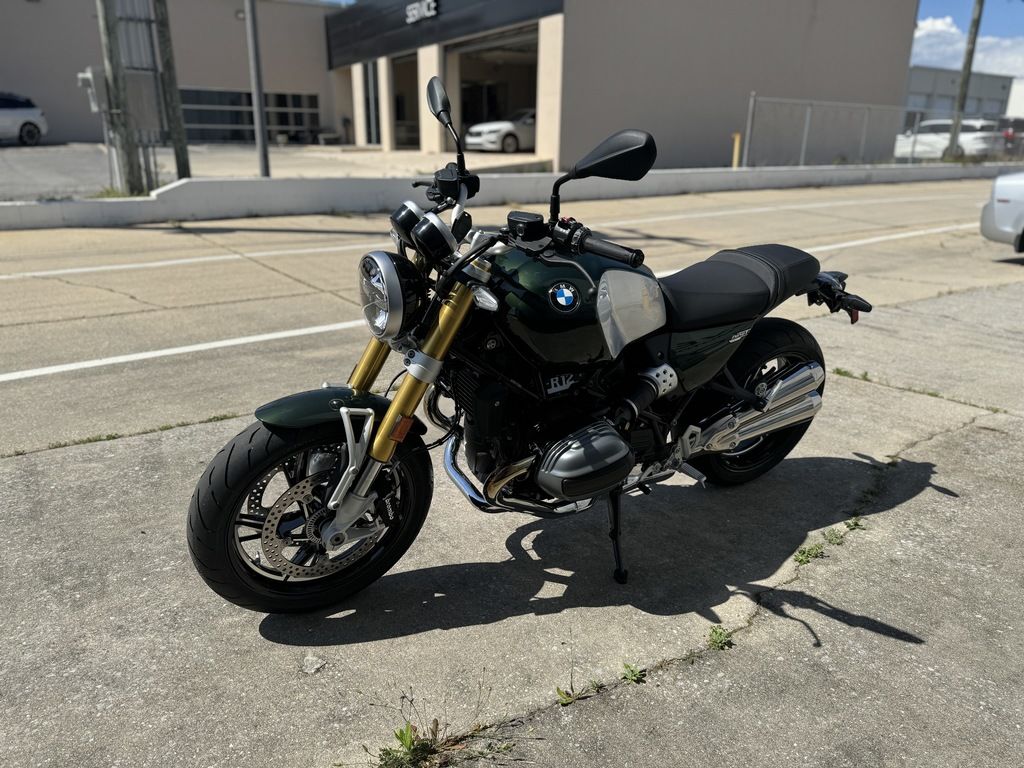 2024 R 12 nineT San Remo Green Metallic  BMJ49453 - Click for larger photo