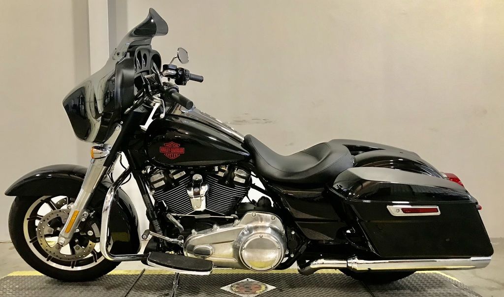 2020 FLHT - Electra Glide Standard  X649985 - Click for larger photo