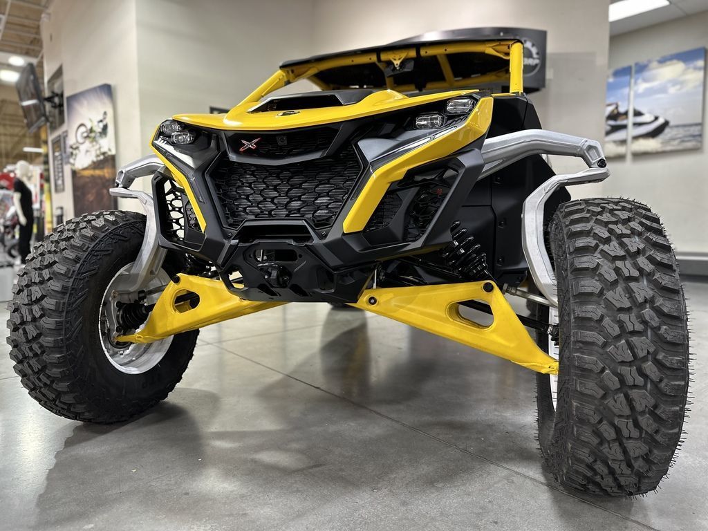 2024 Maverick R X RS with Smart-Shox Carbon B  CA000352 - Click for larger photo
