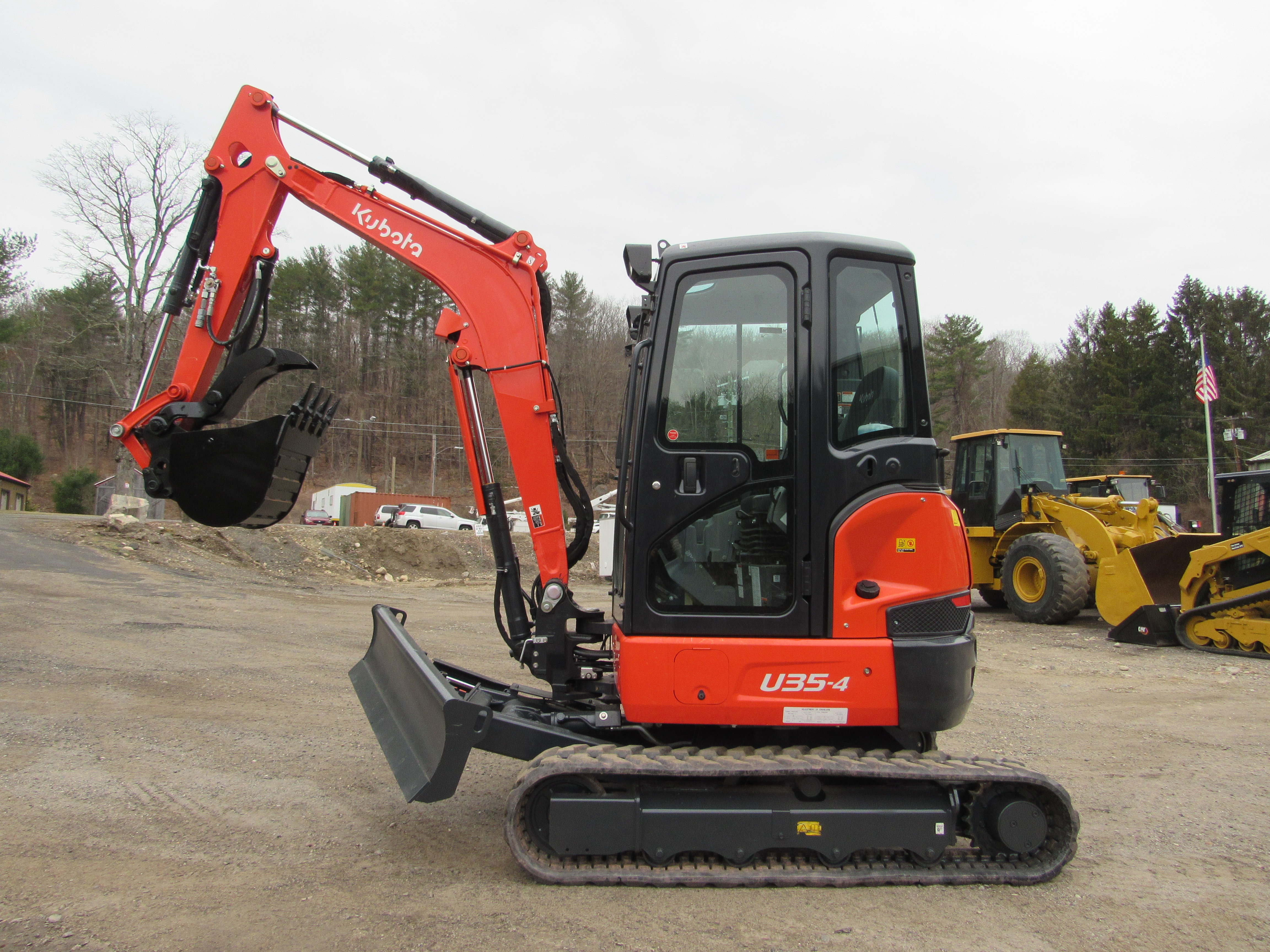 2023 U35-4 EXCAVATOR WITH THUMB LIKE NEW U35-4 EXCAVATOR WITH THUMB LIKE NEW  - Click for larger photo
