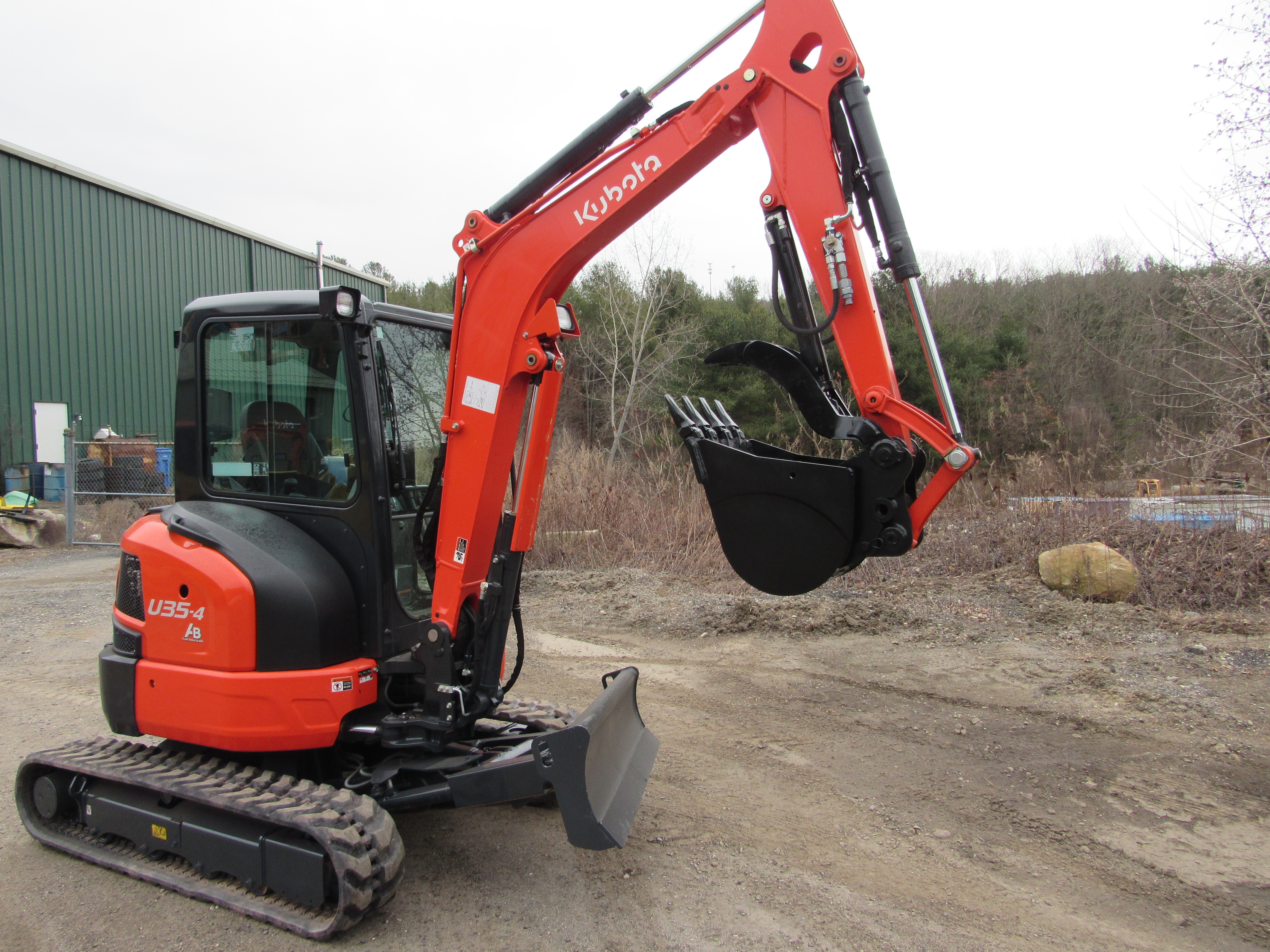 2023 U35-4 EXCAVATOR WITH THUMB LIKE NEW U35-4 EXCAVATOR WITH THUMB LIKE NEW  - Click for larger photo