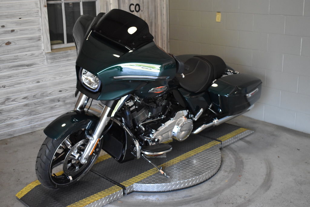 2024 FLHX - Street Glide  LN-612031 - Click for larger photo
