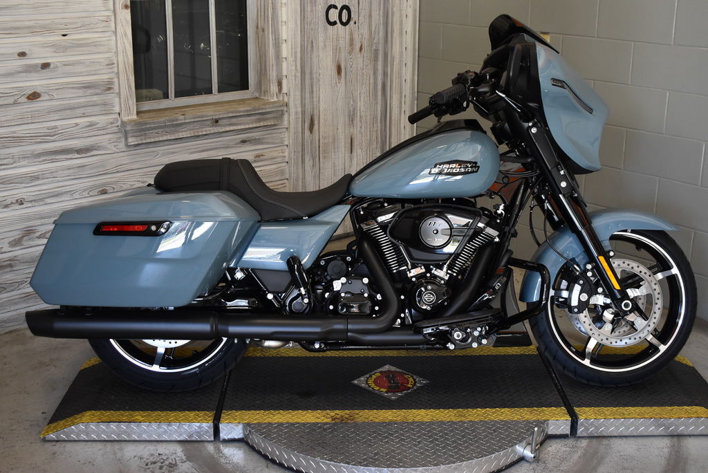 2024 FLHX - Street Glide  LN-624819 - Click for larger photo