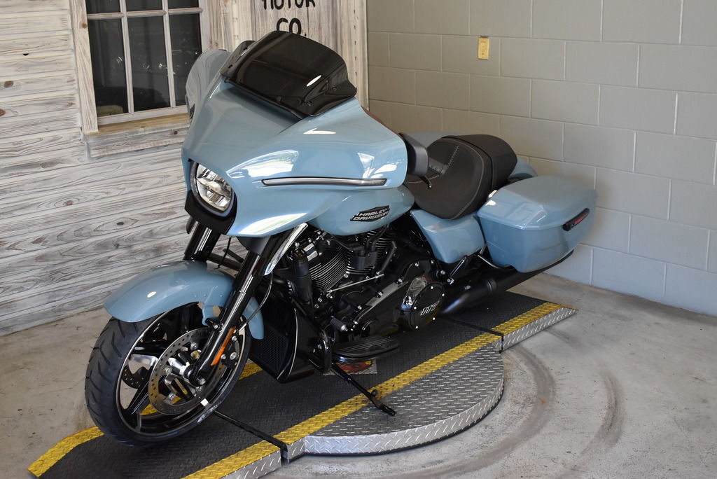 2024 FLHX - Street Glide  LN-624819 - Click for larger photo