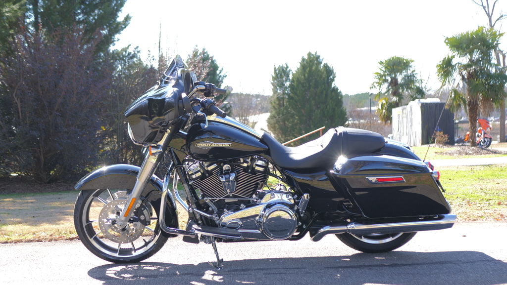 2023 FLHX - Street Glide  657501 - Click for larger photo