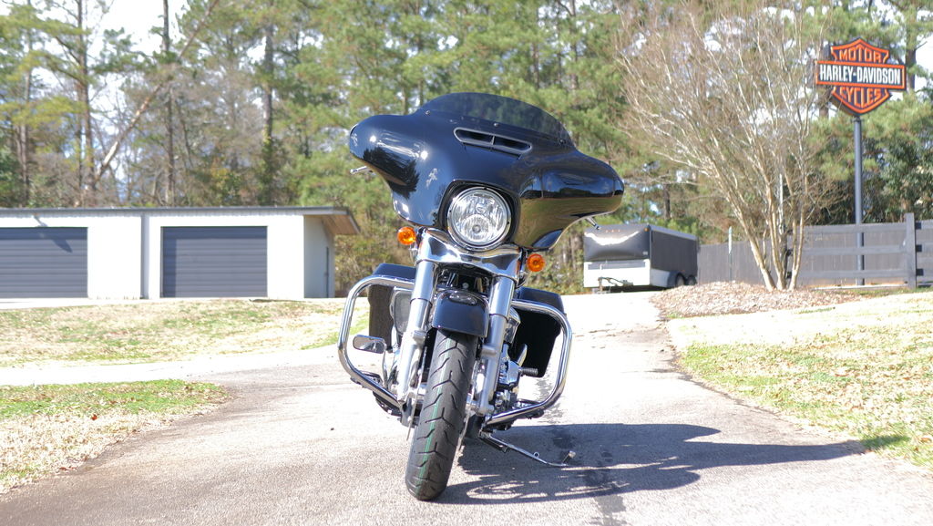 2023 FLHX - Street Glide  657501 - Click for larger photo