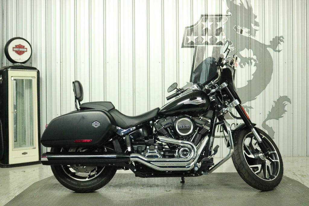2020 FLSB - Softail Sport Glide  B055944M - Click for larger photo