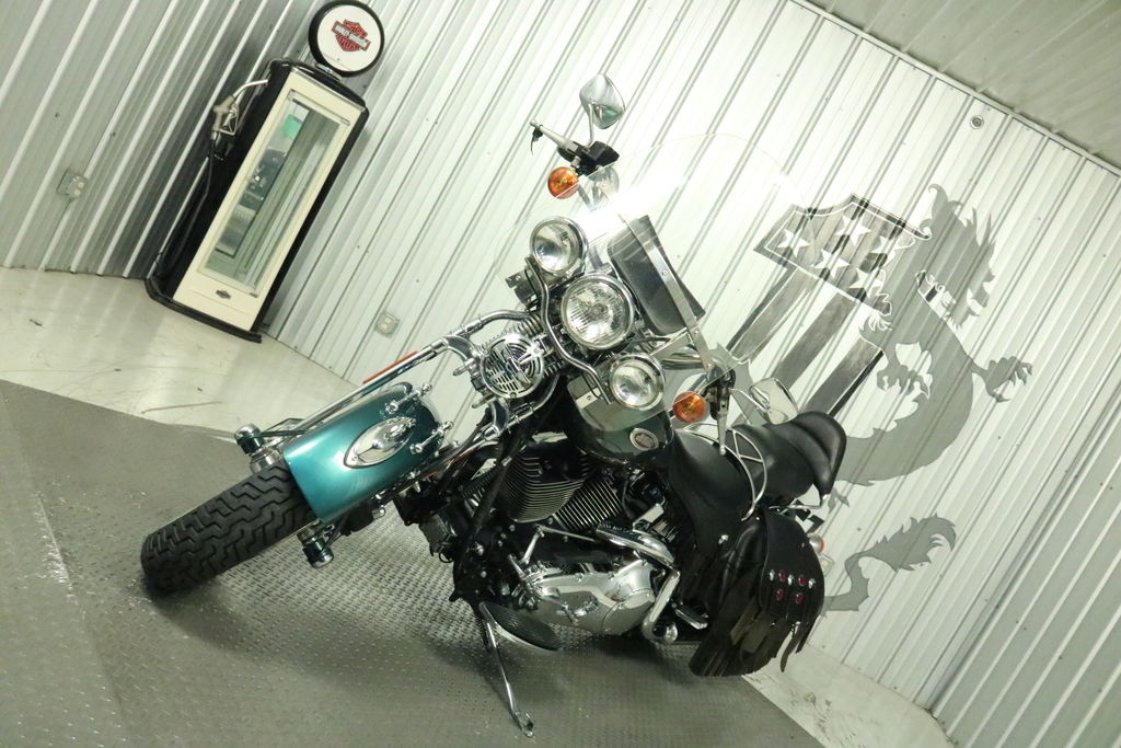 2000 FLSTS - Heritage Springer Softail  AA016941M - Click for larger photo