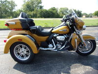 Harley-Davidson FLHTCUTG - Tri Glide Ultra 2023 8662181452