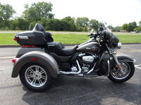 Harley-Davidson FLHTCUTG - Tri Glide Ultra 2023 8662181452
