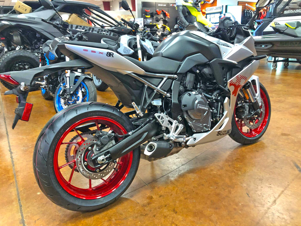 2024 GSX-8R  S00816 - Click for larger photo