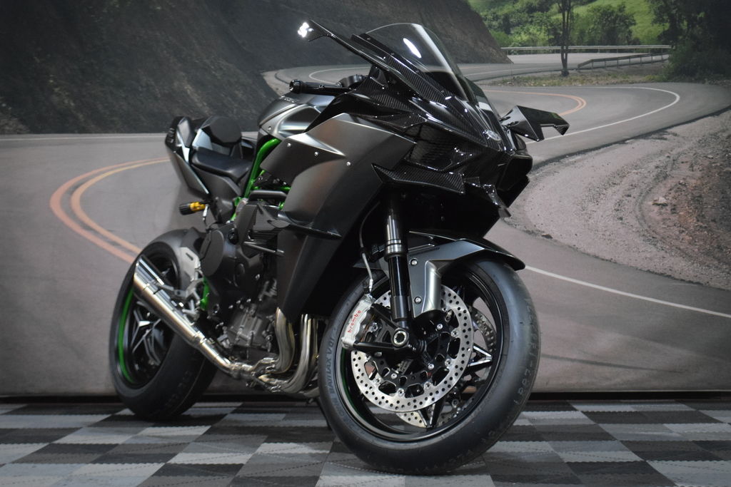 2022 Ninja H2R  KW006025 - Click for larger photo