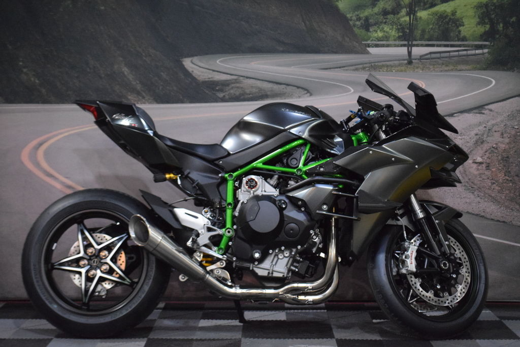 2022 Ninja H2R  KW006025 - Click for larger photo