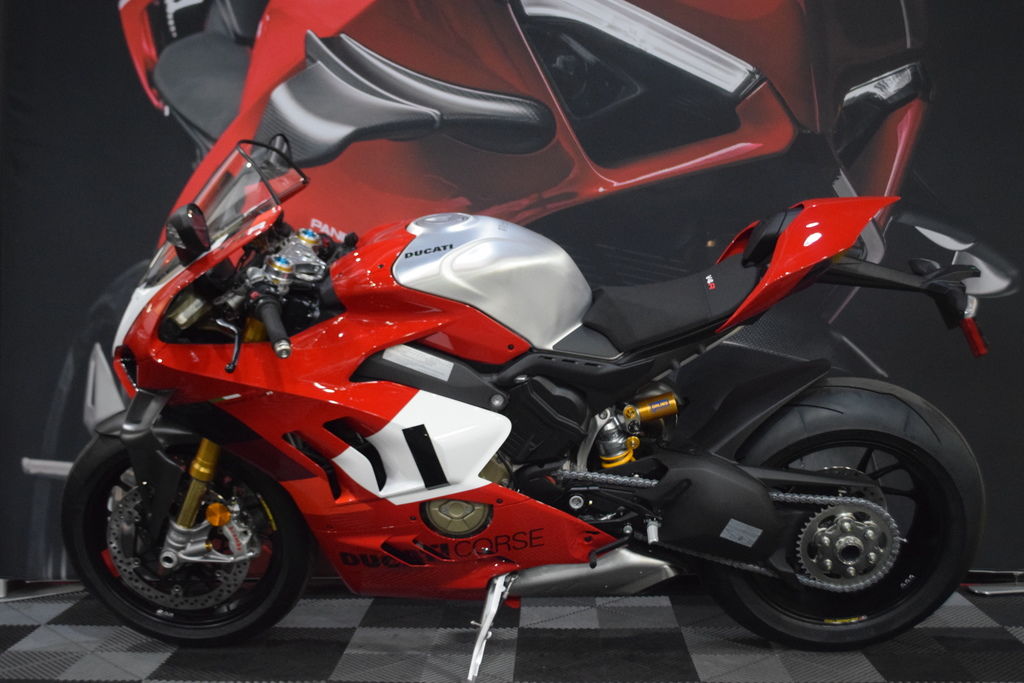 2024 Panigale V4 R Livery  ZDMDAGZW2R - Click for larger photo