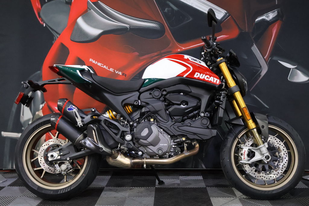 2024 Monster 30th Aniversario Livery  ZDMMAMDT7R - Click for larger photo