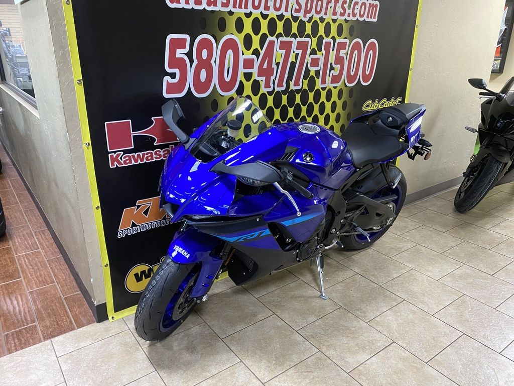 2024 YZF-R1  003957 - Click for larger photo