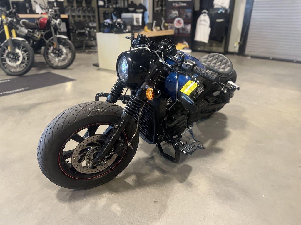 2019 Scout Bobber Icon Series Brilliant Blue/  U144970 - Click for larger photo