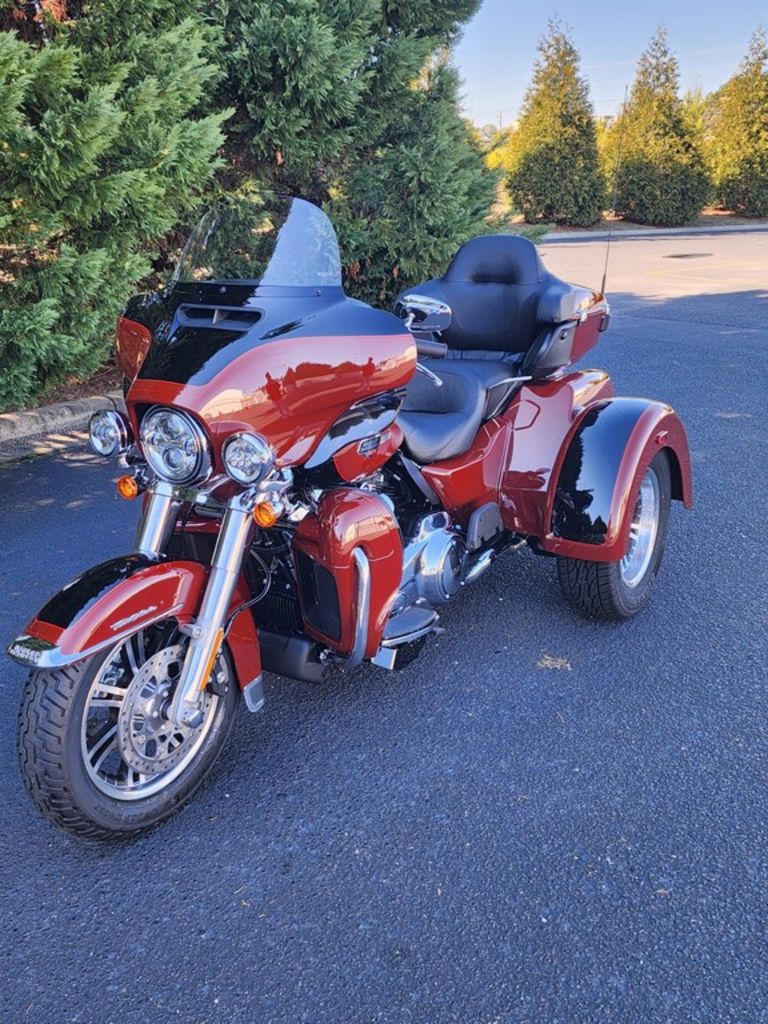 2024 FLHTCUTG - Tri Glide Ultra  FBN-852633 - Click for larger photo
