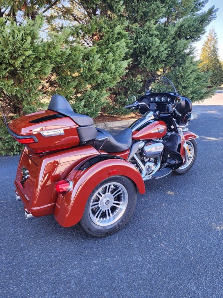 2024 FLHTCUTG - Tri Glide Ultra  FBN-852633 - Click for larger photo